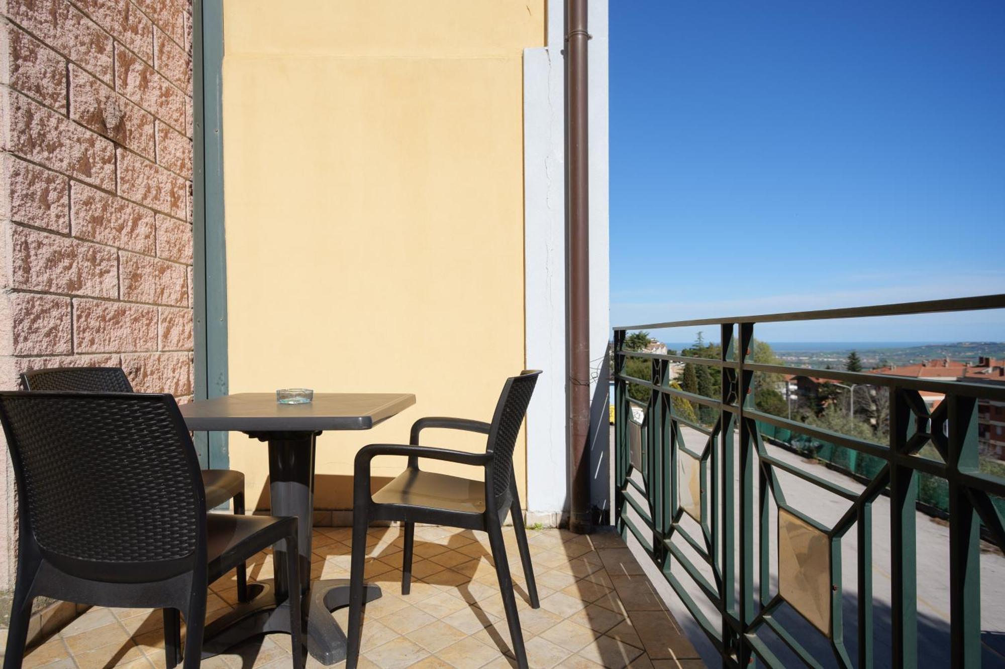 Hotel Ristorante Da Tonino Recanati Ngoại thất bức ảnh