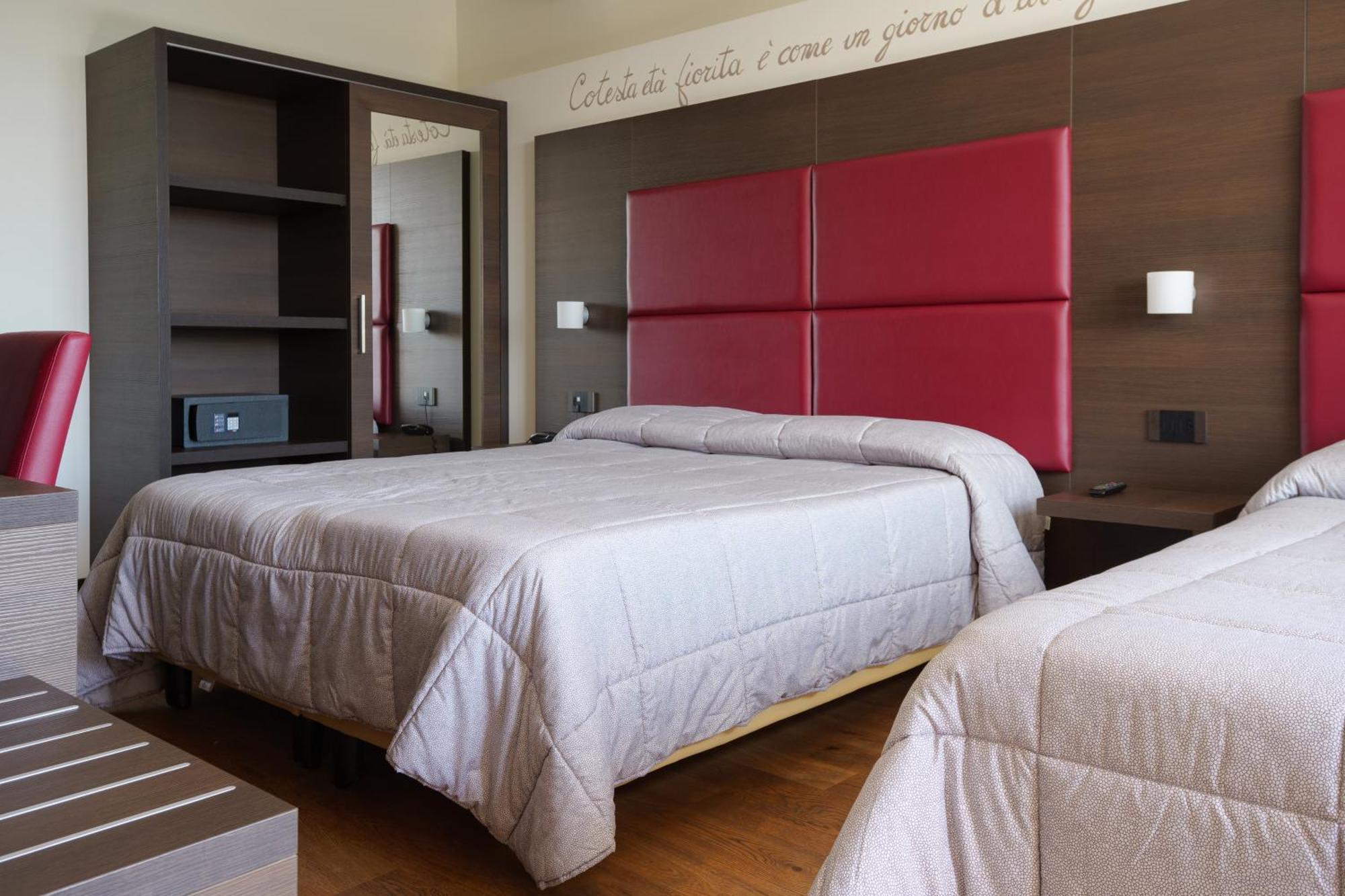 Hotel Ristorante Da Tonino Recanati Ngoại thất bức ảnh